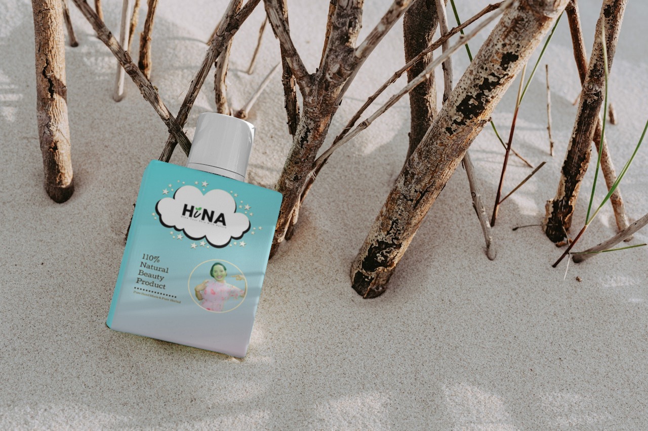 Model wearing plain black basic tee.